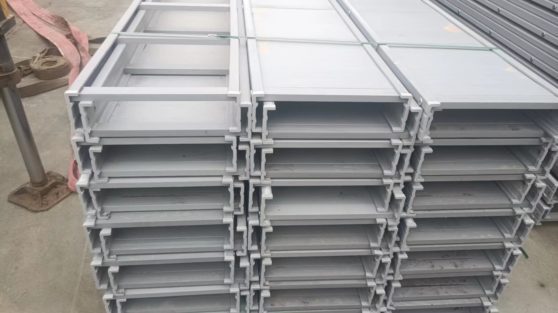 Trapezoidal Cable Tray Maalum