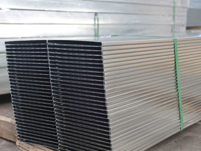 Tray ya cable ya chini