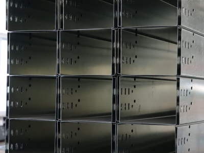 Tray ya cable na ngazi ya cable