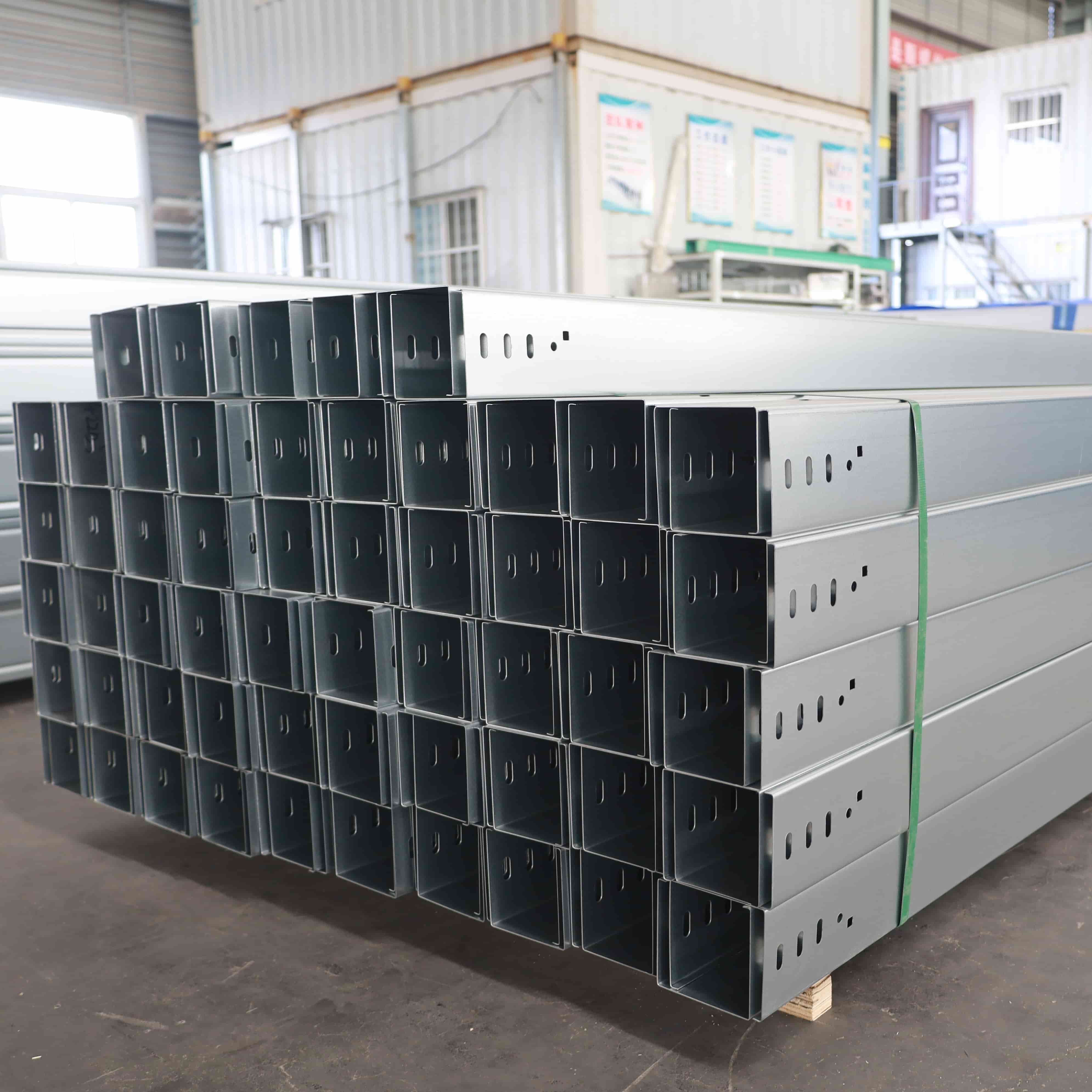 Daraja la kupitia nyimbo za chuma